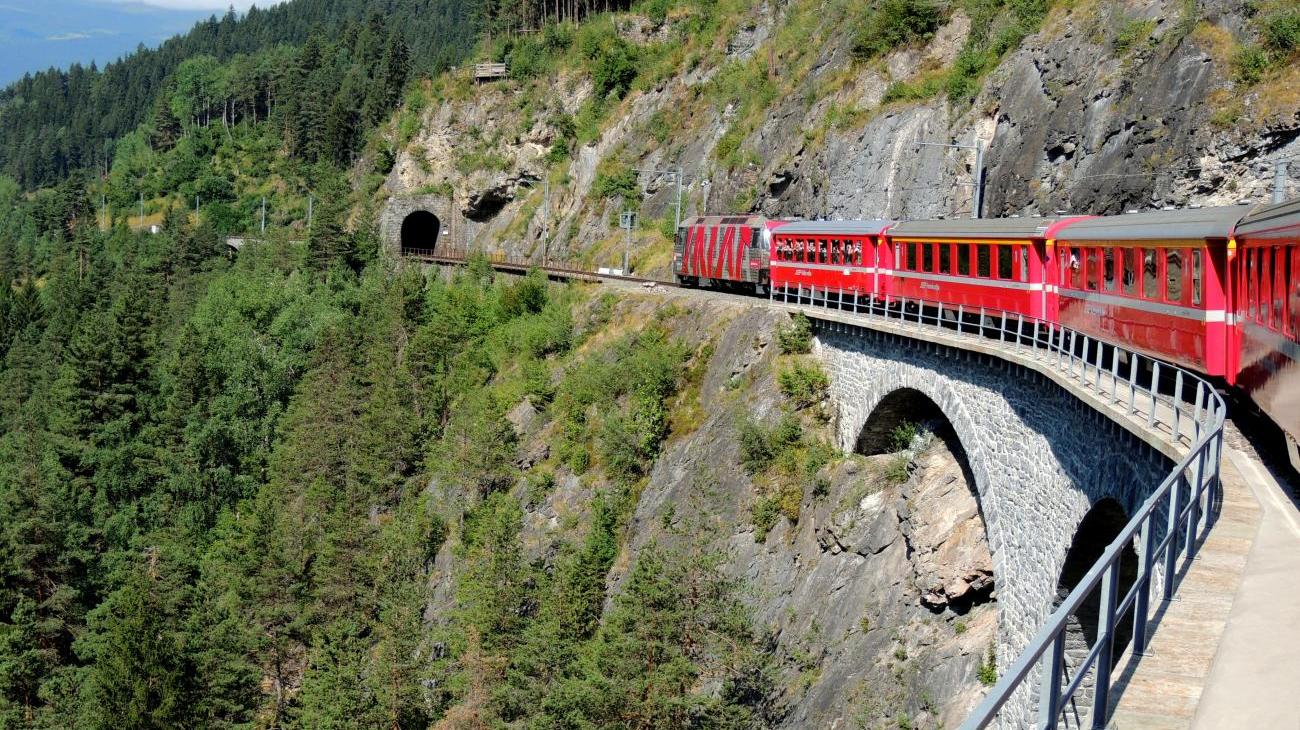 Gruppenreisen in die Schweiz - Mit dem Glacier Express von St. Moritz bis Zermatt