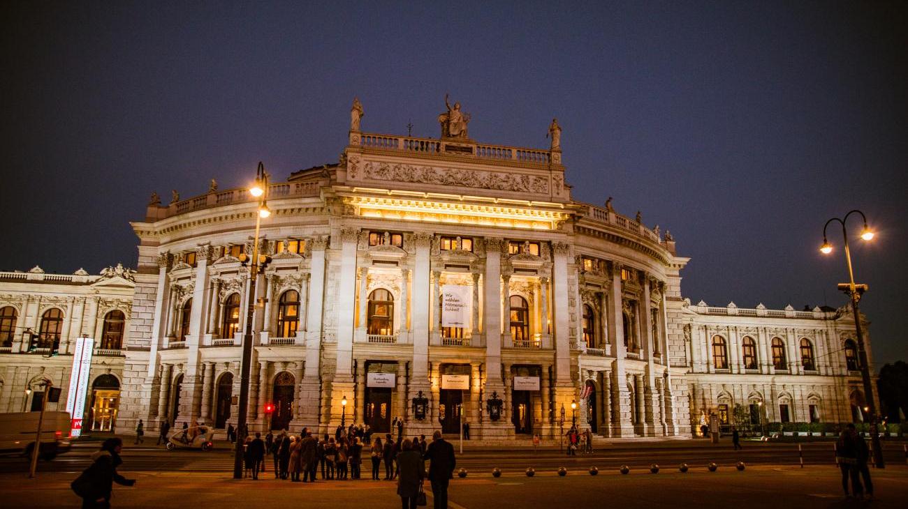 Gruppenreisen nach Österreich - Burgtheater Wien, wo die Bretter die Welt bedeuten