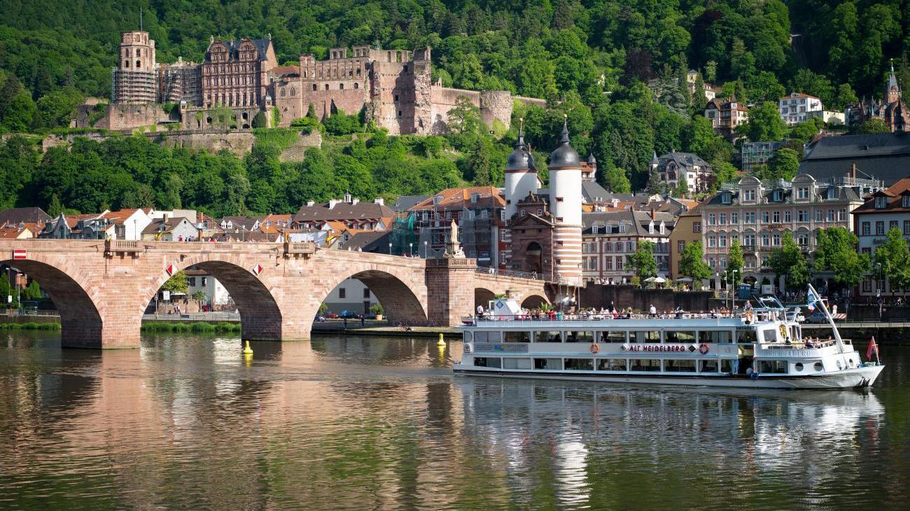 Heidelberger Solarschifffahrtsgesellschaft Eine Schifffahrt der ganz besonderen Art auf GRUPPENREISE Heidelberger Solarschifffahrtsgesellschaft Eine Schifffahrt der ganz besonderen Art auf GRUPPENREISE