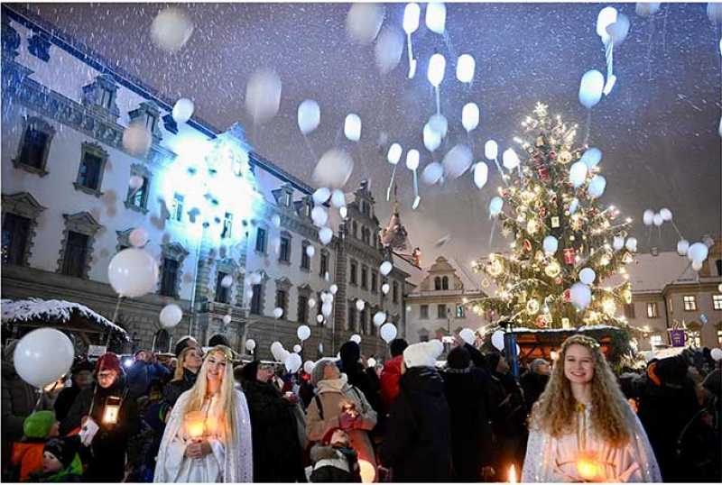 Romantischer Weihnachtsmarkt auf Schloss Thurn und Taxis