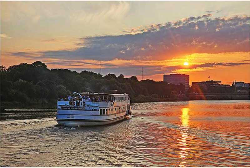 Hal över Bremer Fahrgastschifffahrt