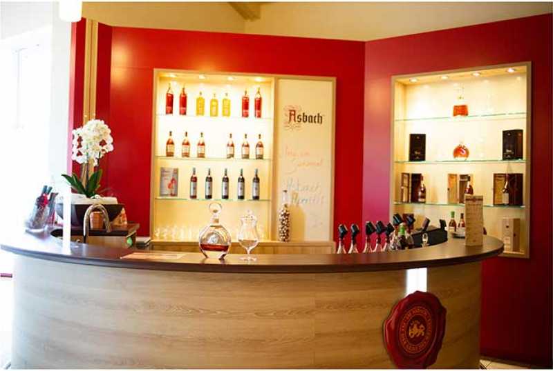 Asbach Besucher Center und Wein Destillerie