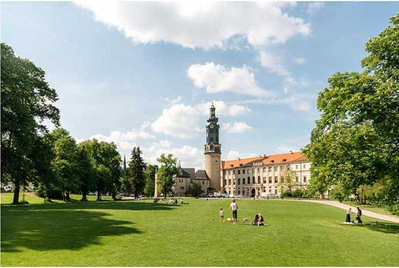 Stadtschloss Weimar und Ensemble Bastille