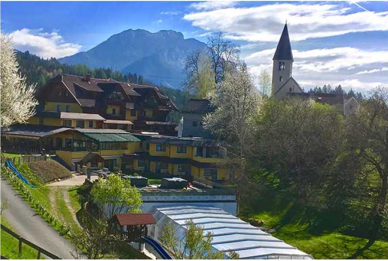 Karnischer Hof***